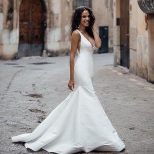 Elegant White Wedding Dress